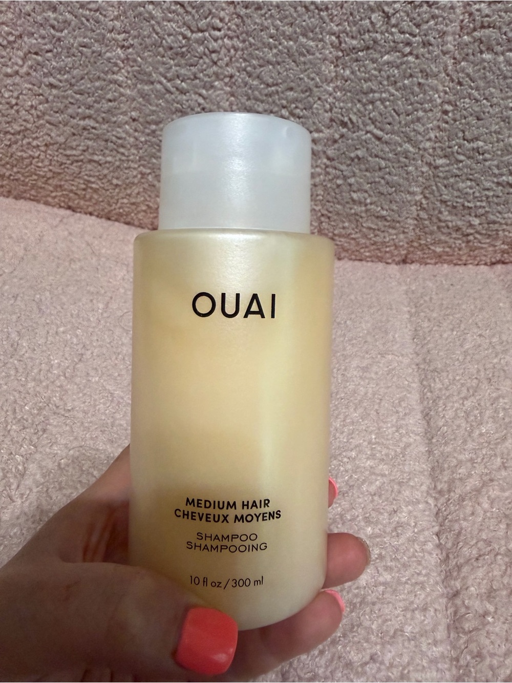 OUAI Medium Hair Shampoo - Pale Yellow Frosted Bottle